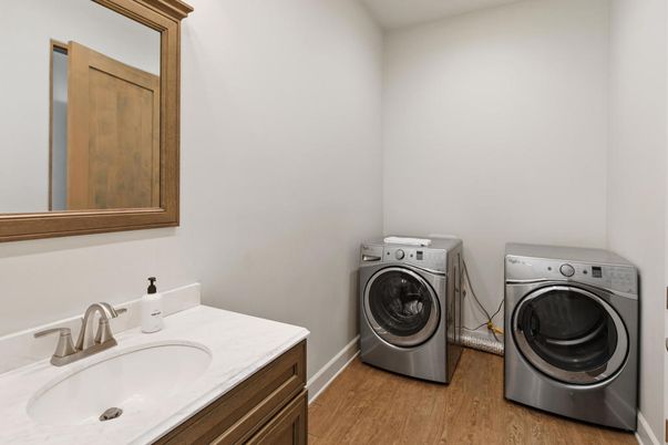 Interior, Washer, Wood Texture Flooring
