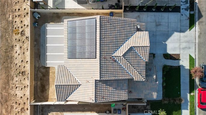 Exterior, Drone