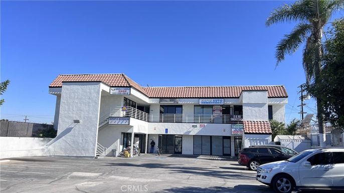 Exterior, Facade, Mediterranean
