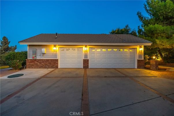 Detached Garage, Exterior