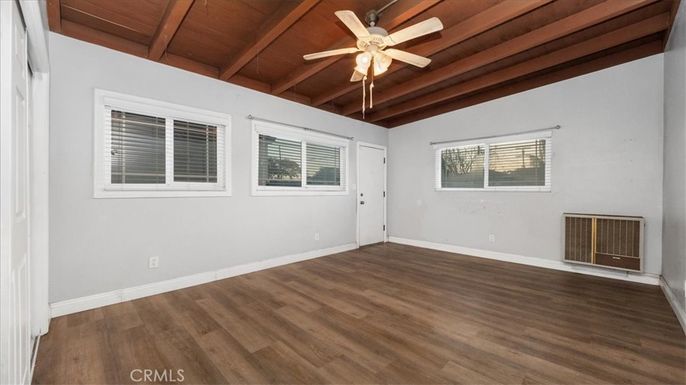 Empty room, Interior, Wooden Beams, Wooden Ceilings, Wood Texture Flooring