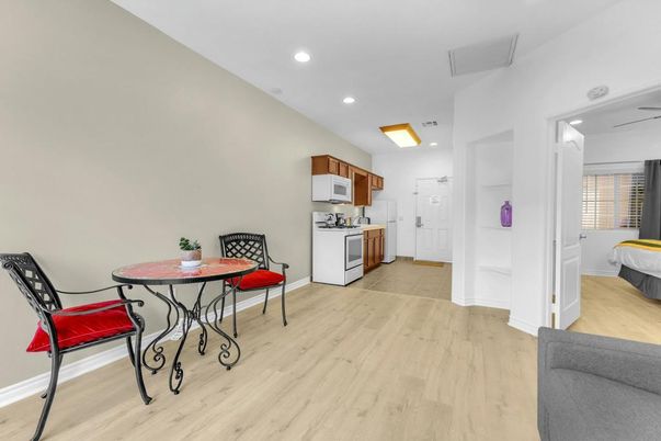 Dining room, Interior, Kitchen, Recessed Lighting, Wood Texture Flooring