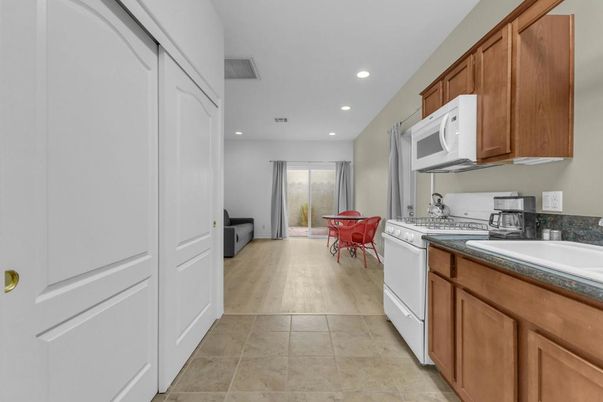 Dining room, Interior, Kitchen, Recessed Lighting, Wood Texture Flooring