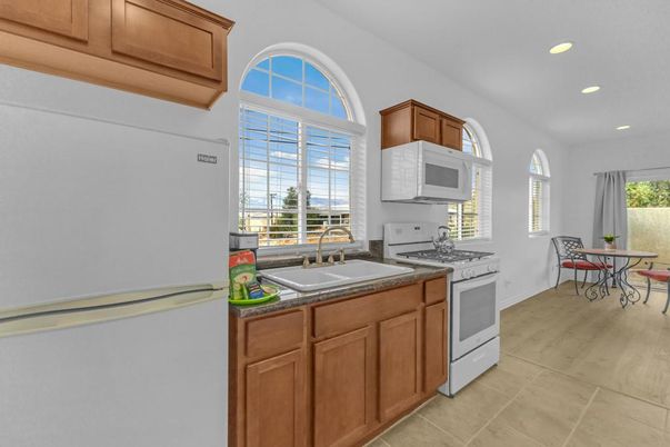 Dining room, Interior, Kitchen, Recessed Lighting, Wood Texture Flooring