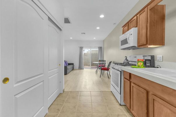Dining room, Interior, Kitchen, Recessed Lighting, Wood Texture Flooring