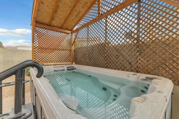 Exterior, Hot Tub