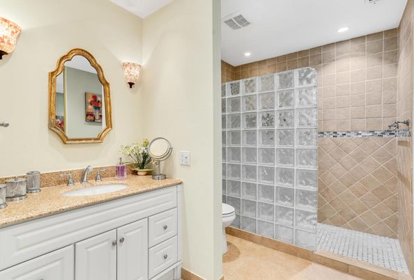 Bathroom, Interior, Recessed Lighting