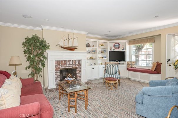 Fireplace, Interior, Living room, Recessed Lighting