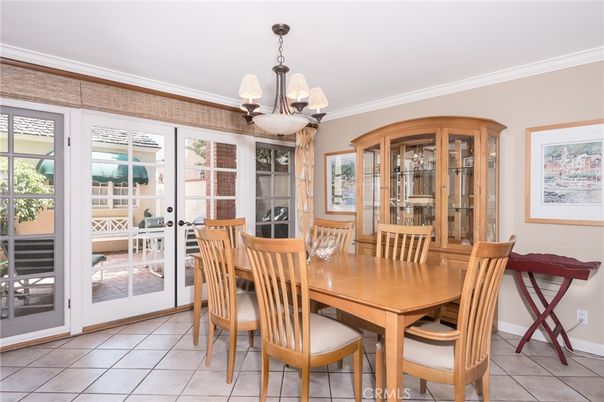 Chandelier, Dining room, Interior