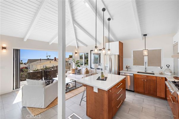 Interior, Kitchen, Living room, Pendant Lights, Stainless Steel Appliances