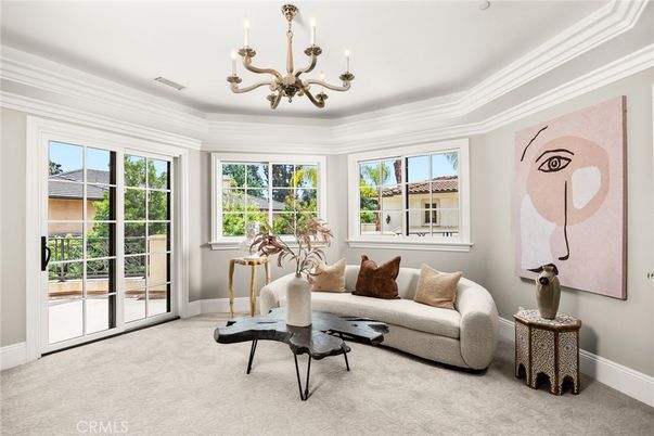 Chandelier, Interior, Living room