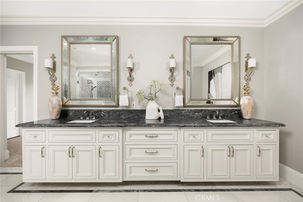 Bathroom, Dual Sink Vanities, Interior