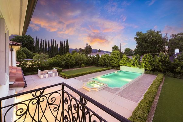 Exterior, Pool, Other