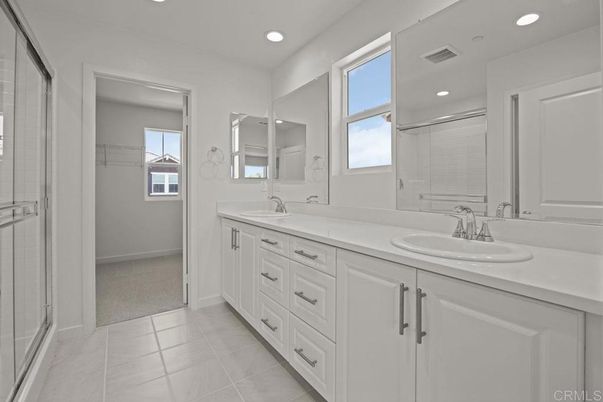 Bathroom, Dual Sink Vanities, Interior, Recessed Lighting