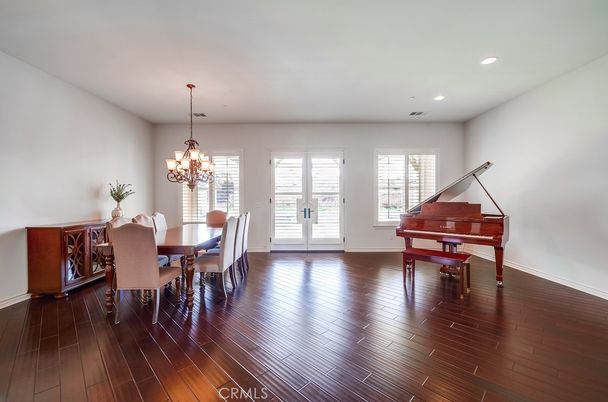 Chandelier, Dining room, Interior, Piano, Recessed Lighting, Wood Texture Flooring