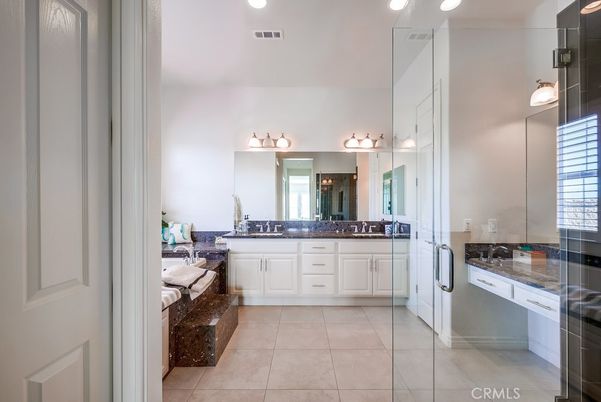 Bathroom, Dual Sink Vanities, Interior, Recessed Lighting