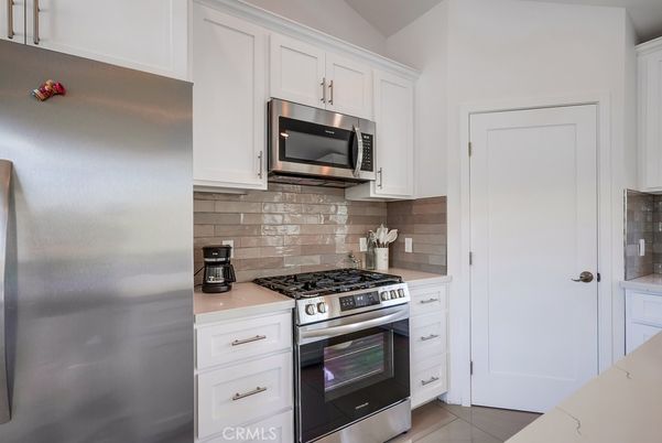 Interior, Kitchen, Stainless Steel Appliances