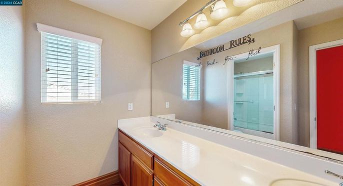 Bathroom, Dual Sink Vanities, Interior