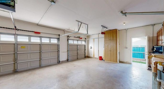 Garage, Interior