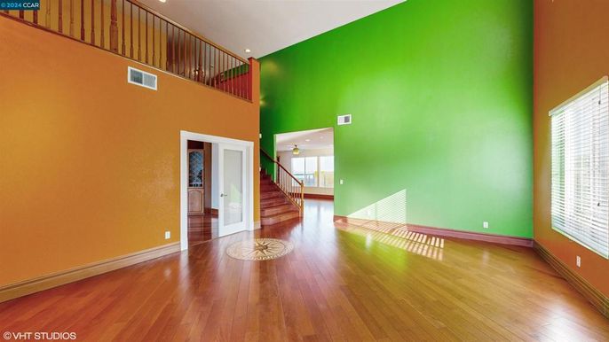 Interior, Recessed Lighting, Wood Texture Flooring