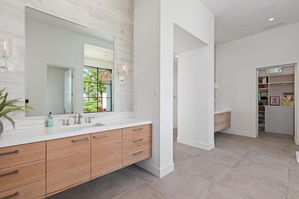 Bathroom, Dual Sink Vanities, Interior, Recessed Lighting