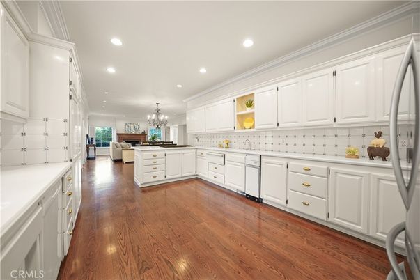 Chandelier, Interior, Kitchen, Recessed Lighting, Wood Texture Flooring