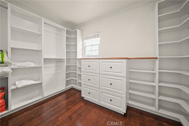 Interior, Walk-in Closets, Wood Texture Flooring