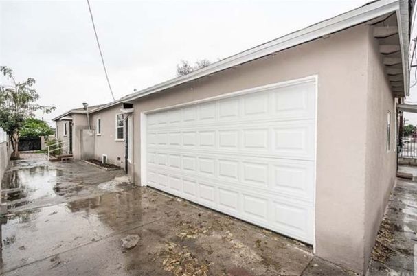 Detached Garage, Exterior