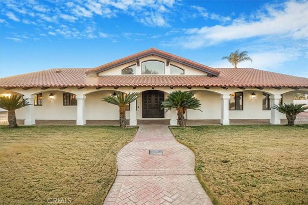 Backyard, Exterior, Facade, Mediterranean