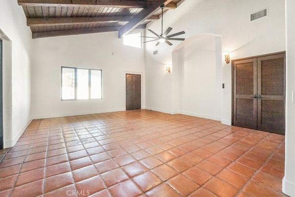Empty room, Interior, Wooden Beams, Wooden Ceilings