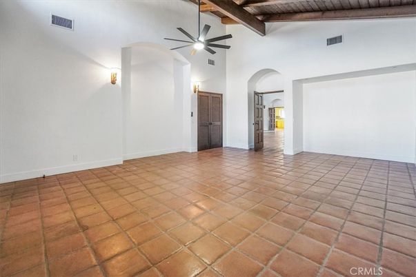 Empty room, Interior, Wooden Beams, Wooden Ceilings