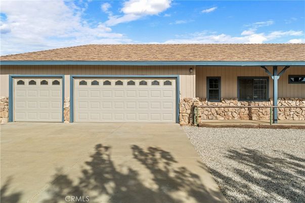 Attached, Exterior, Facade, Ranch