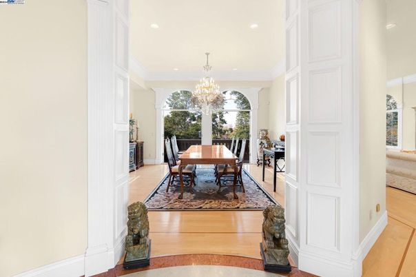 Chandelier, Dining room, Interior, Recessed Lighting, Wood Texture Flooring
