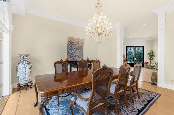 Chandelier, Dining room, Interior, Recessed Lighting, Wood Texture Flooring