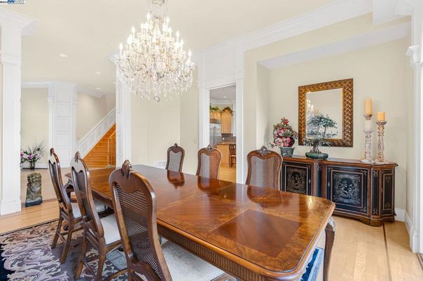 Chandelier, Dining room, Interior, Recessed Lighting, Wood Texture Flooring