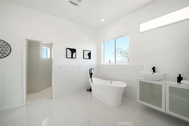 Bathroom, Dual Sink Vanities, Free Standing Baths, Interior, Recessed Lighting