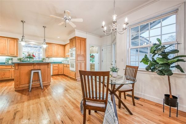 Dining room, Interior, Kitchen, Pendant Lights, Recessed Lighting, Wood Texture Flooring