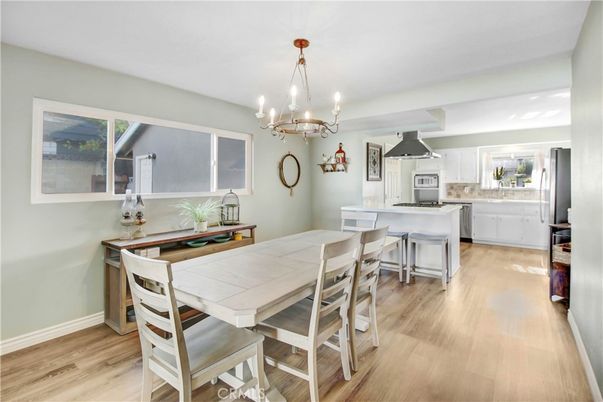 Chandelier, Dining room, Interior, Kitchen, Wood Texture Flooring