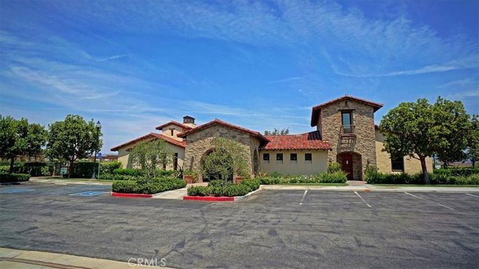 Exterior, Facade, Mediterranean