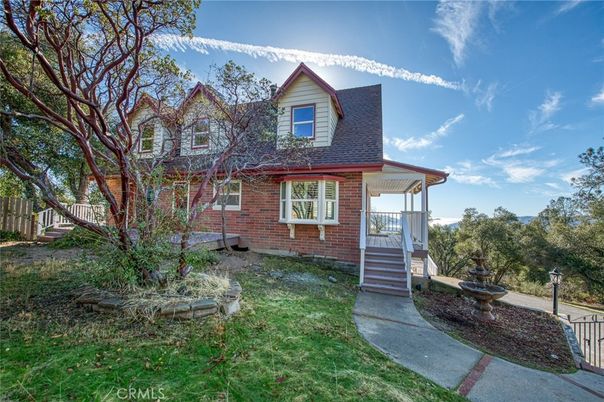 Exterior, Facade, Brick Facade, Cape Cod