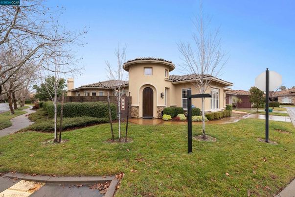 Backyard, Exterior, Facade, Mediterranean