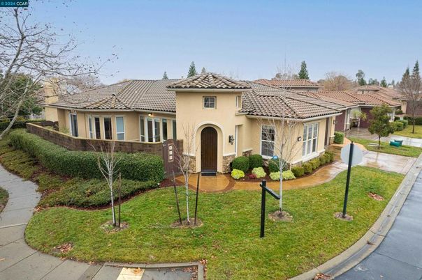 Backyard, Exterior, Facade, Mediterranean