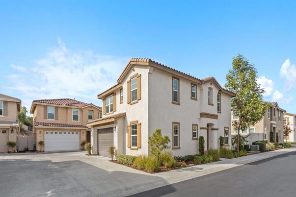 Attached, Exterior, Facade, Mediterranean