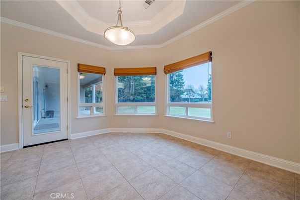 Empty room, Interior, Pendant Lights