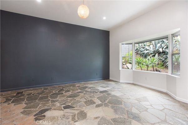 Empty room, Interior, Pendant Lights, Recessed Lighting