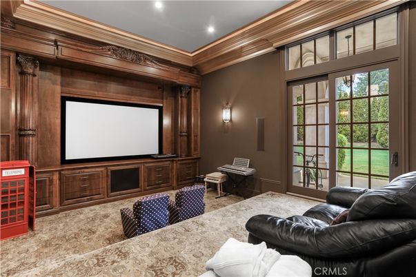Interior, Projection Screen, Recessed Lighting, Theatre Room