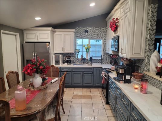 Dining room, Interior, Kitchen, Recessed Lighting, Stainless Steel Appliances