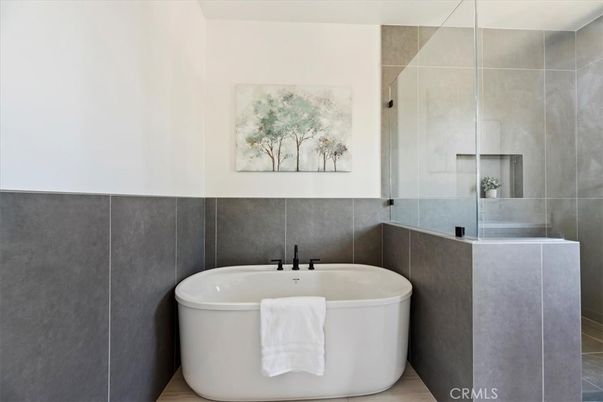 Bathroom, Free Standing Baths, Interior