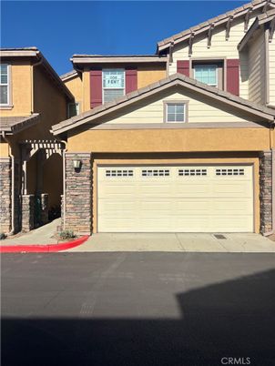 Attached, Exterior, Facade, Mediterranean