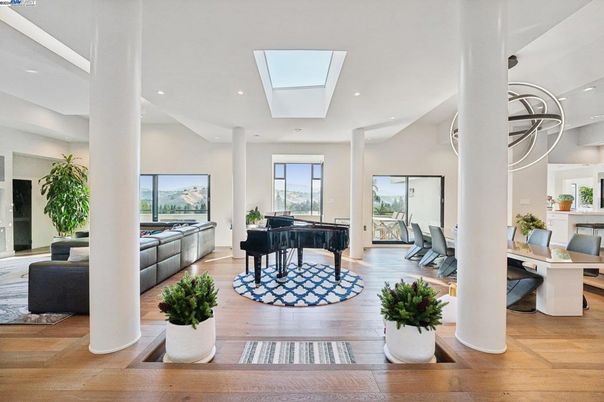 Interior, Living room, Piano, Recessed Lighting, Wood Texture Flooring